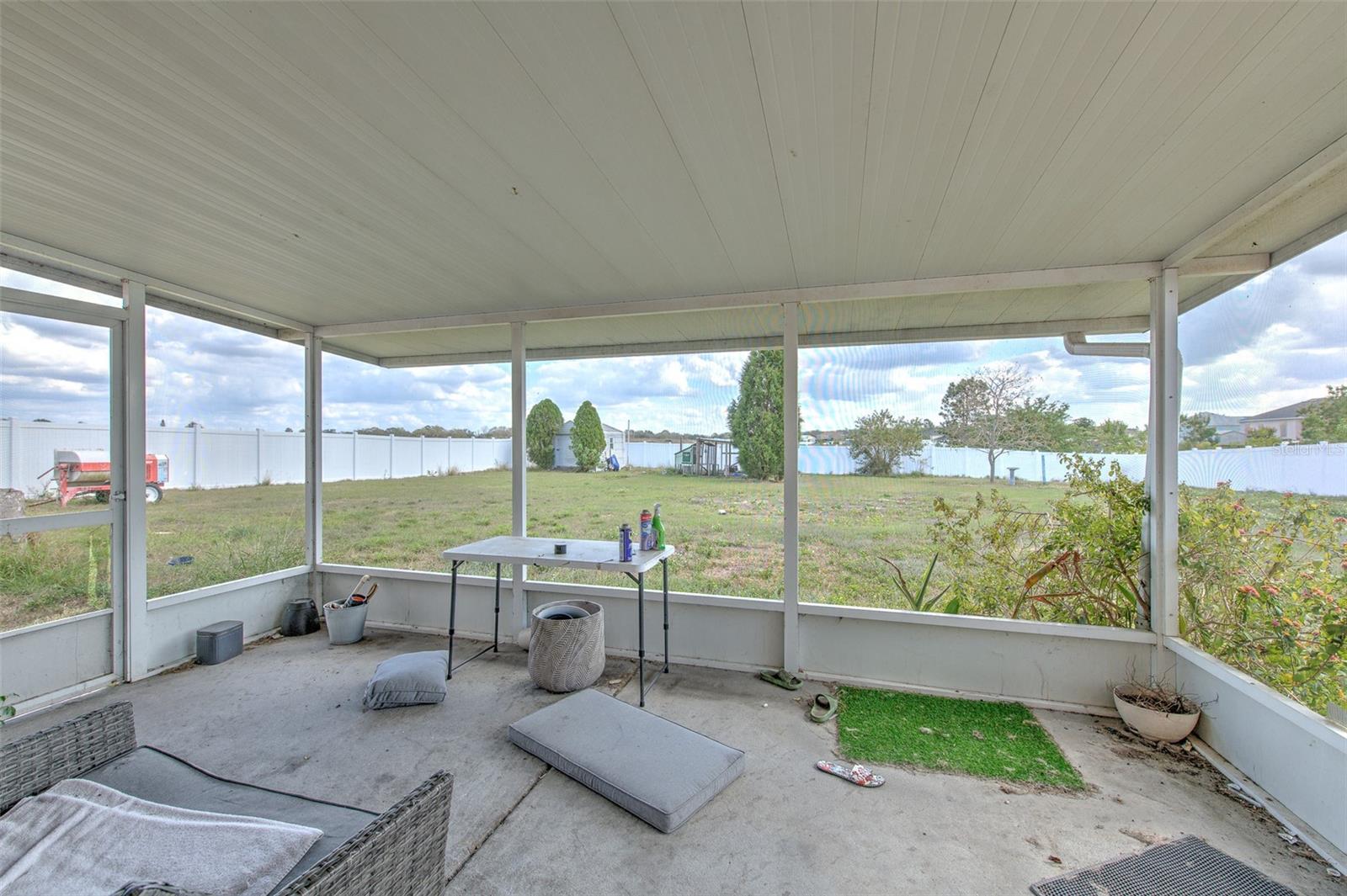 LAKE MEADOWS - Residential