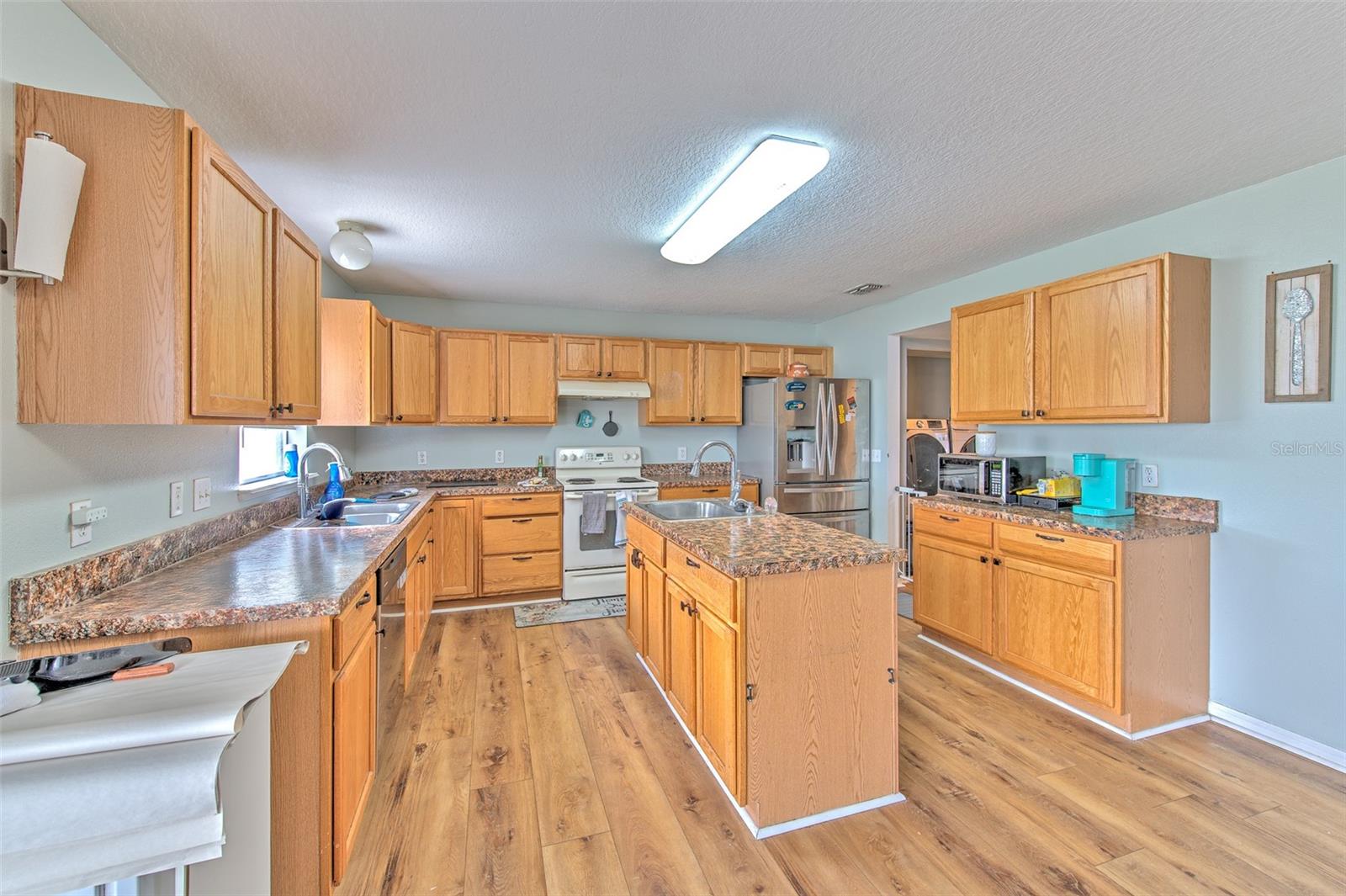 LAKE MEADOWS - Residential