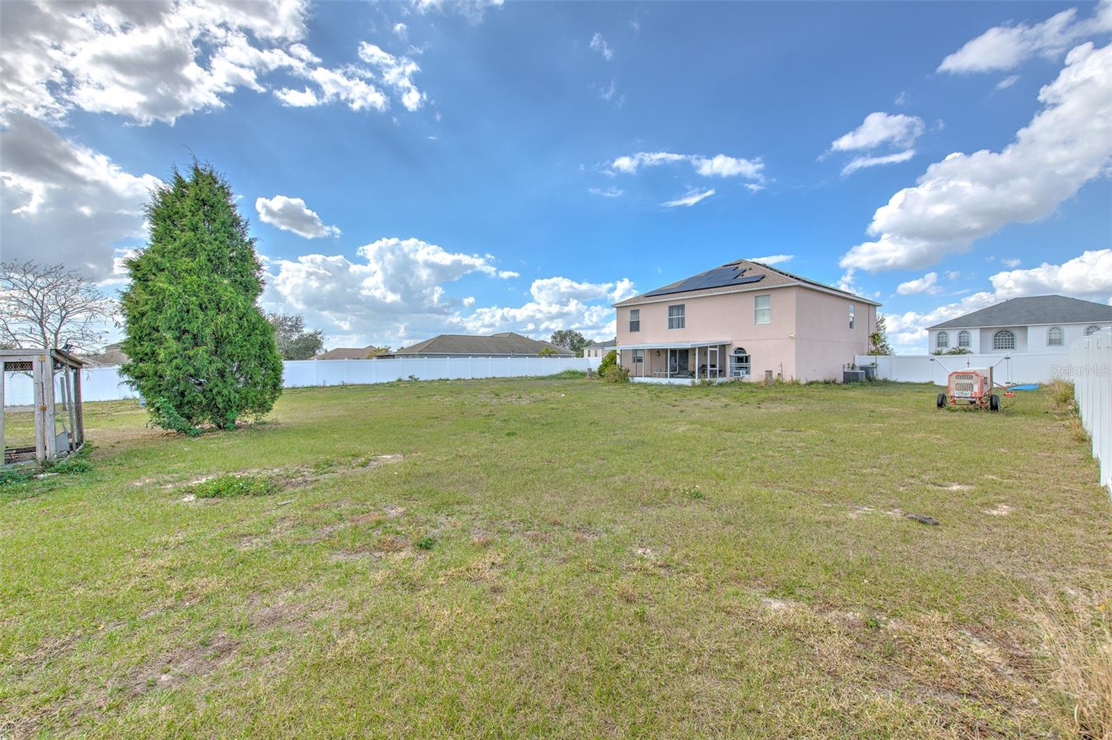 LAKE MEADOWS - Residential