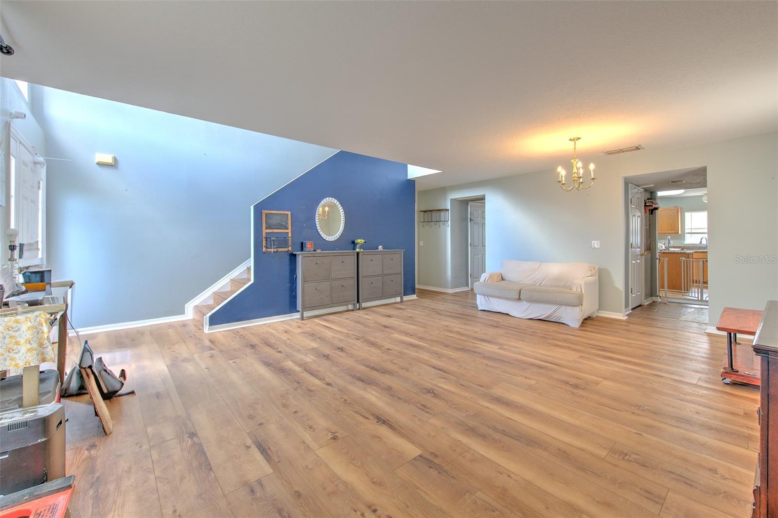 LAKE MEADOWS - Residential
