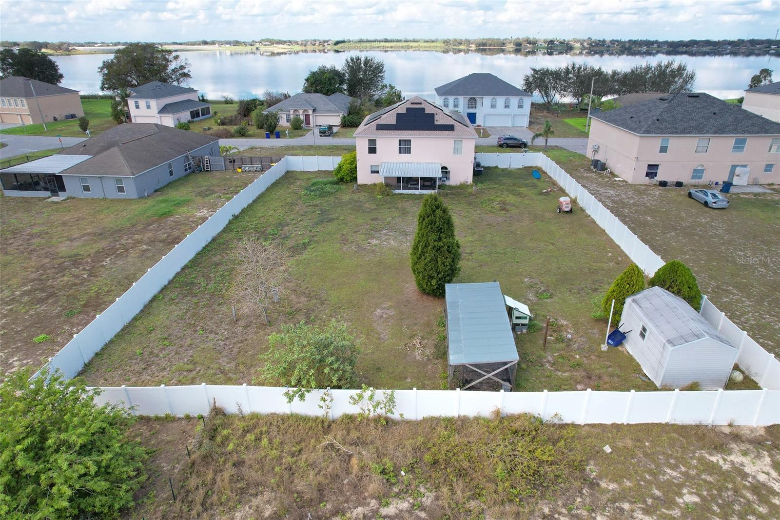 LAKE MEADOWS - Residential