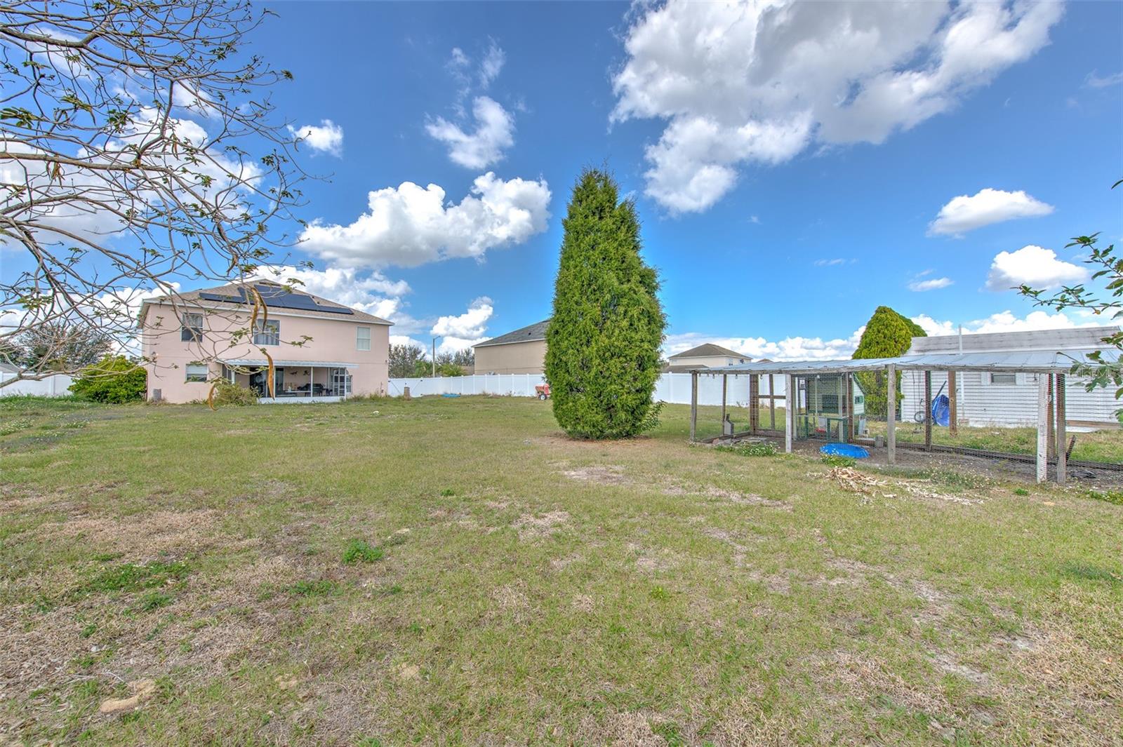 LAKE MEADOWS - Residential
