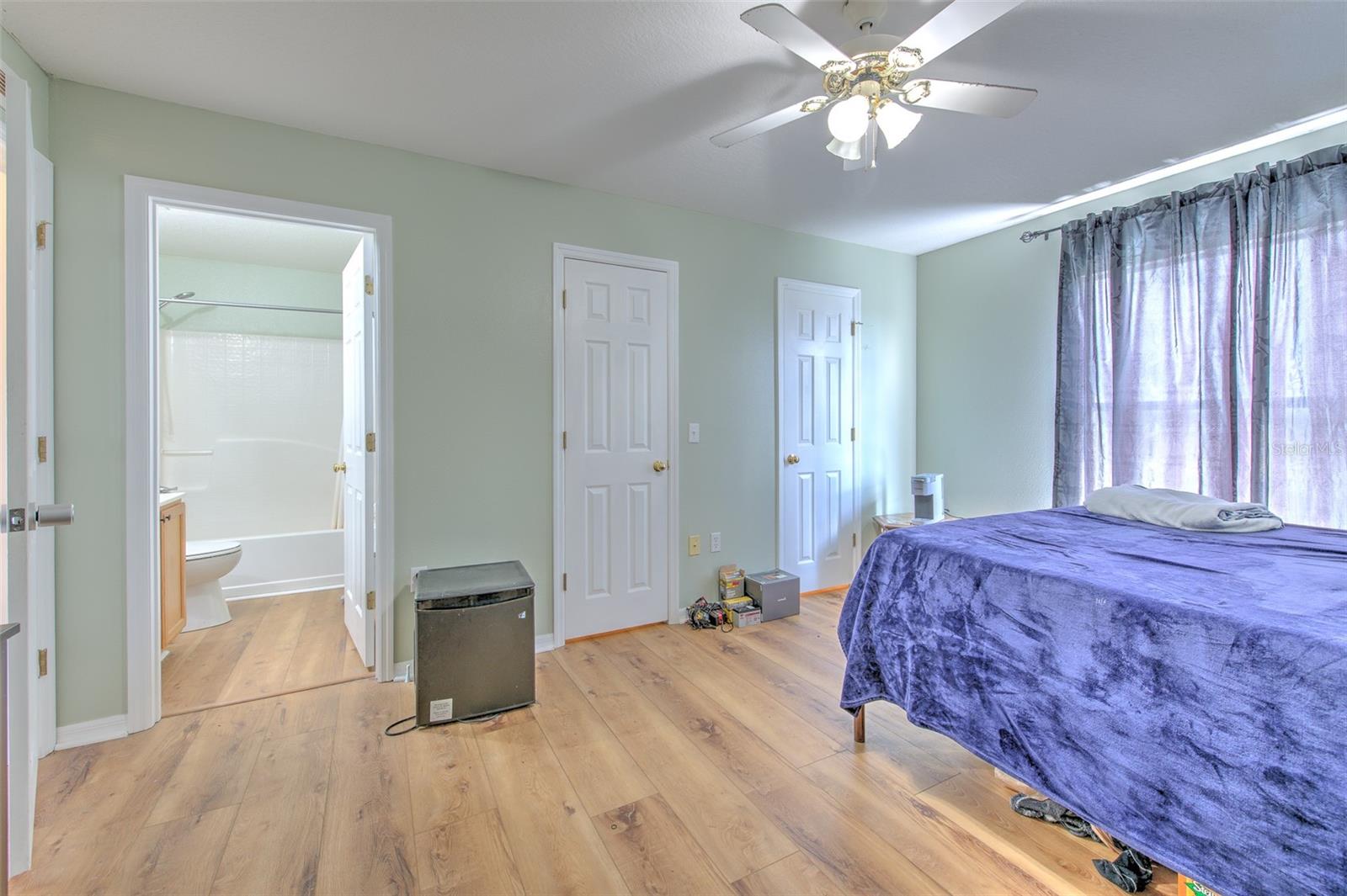 LAKE MEADOWS - Residential