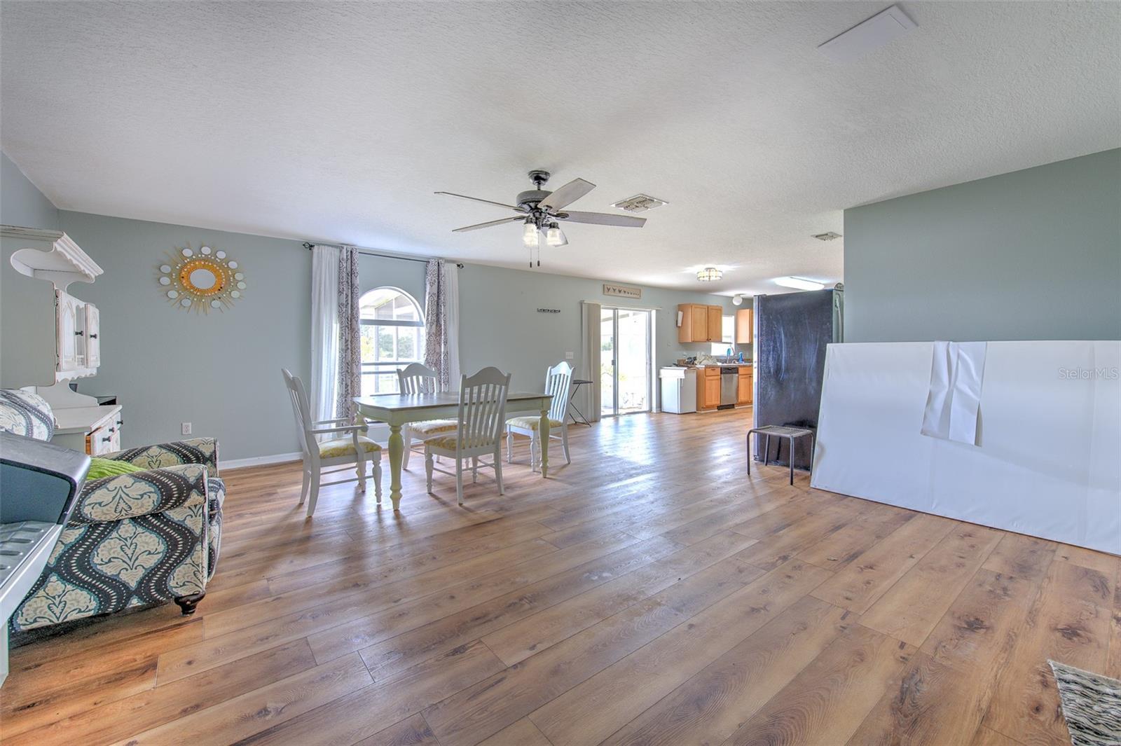 LAKE MEADOWS - Residential
