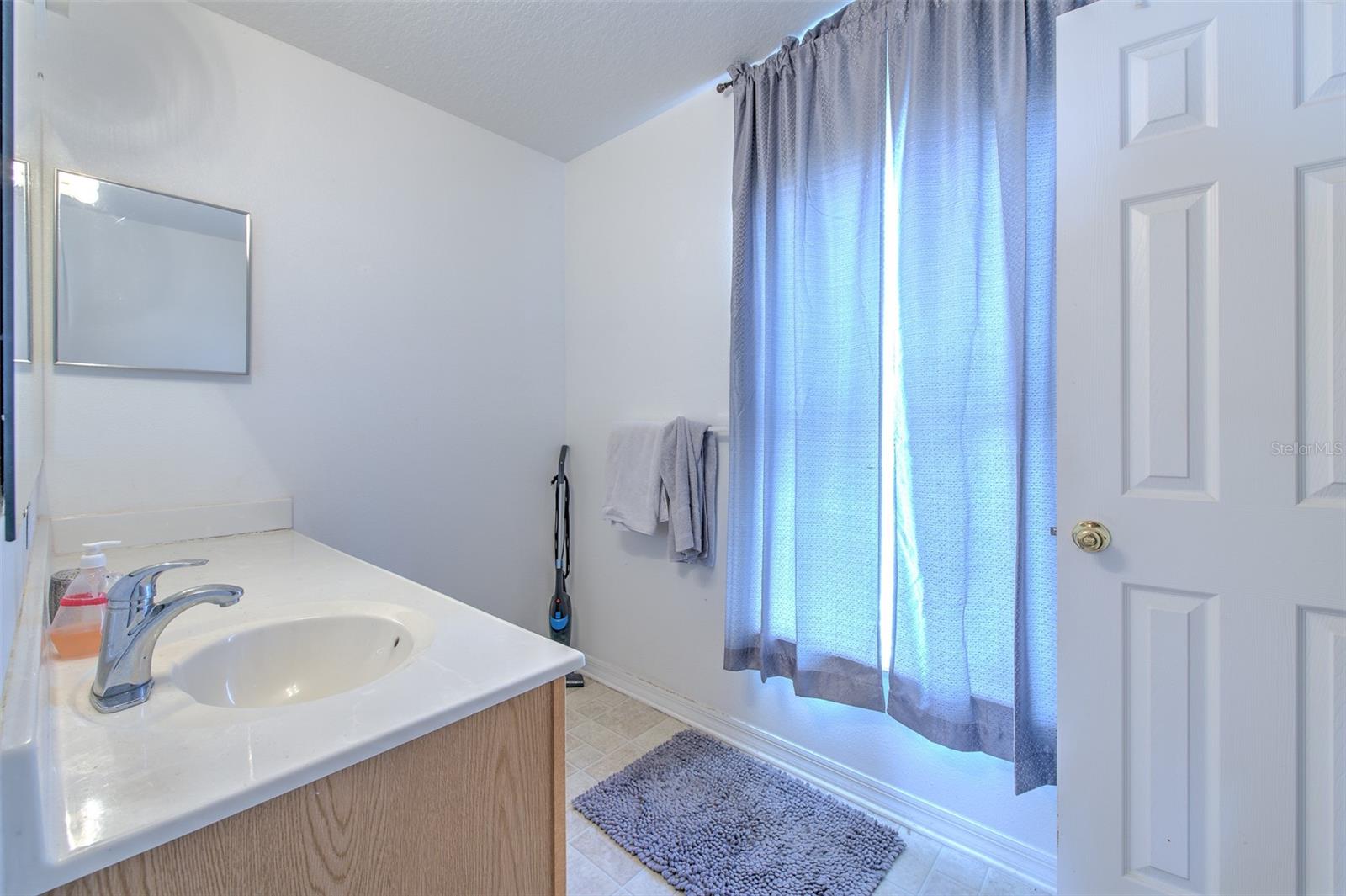 LAKE MEADOWS - Residential