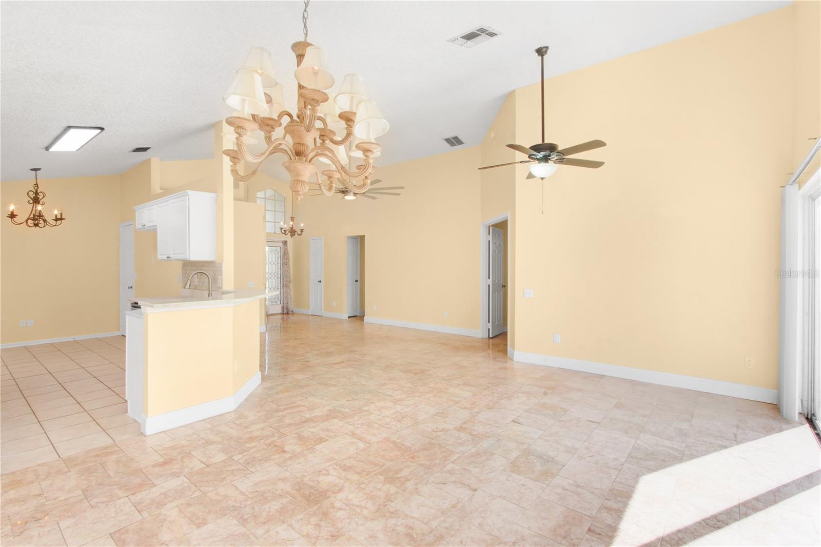 ALTAMONTE LANDING - Residential Lease