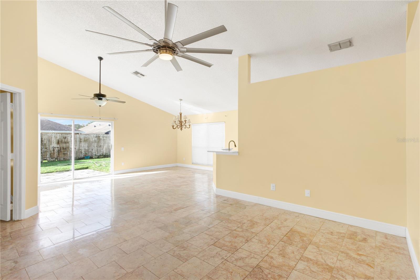 ALTAMONTE LANDING - Residential Lease