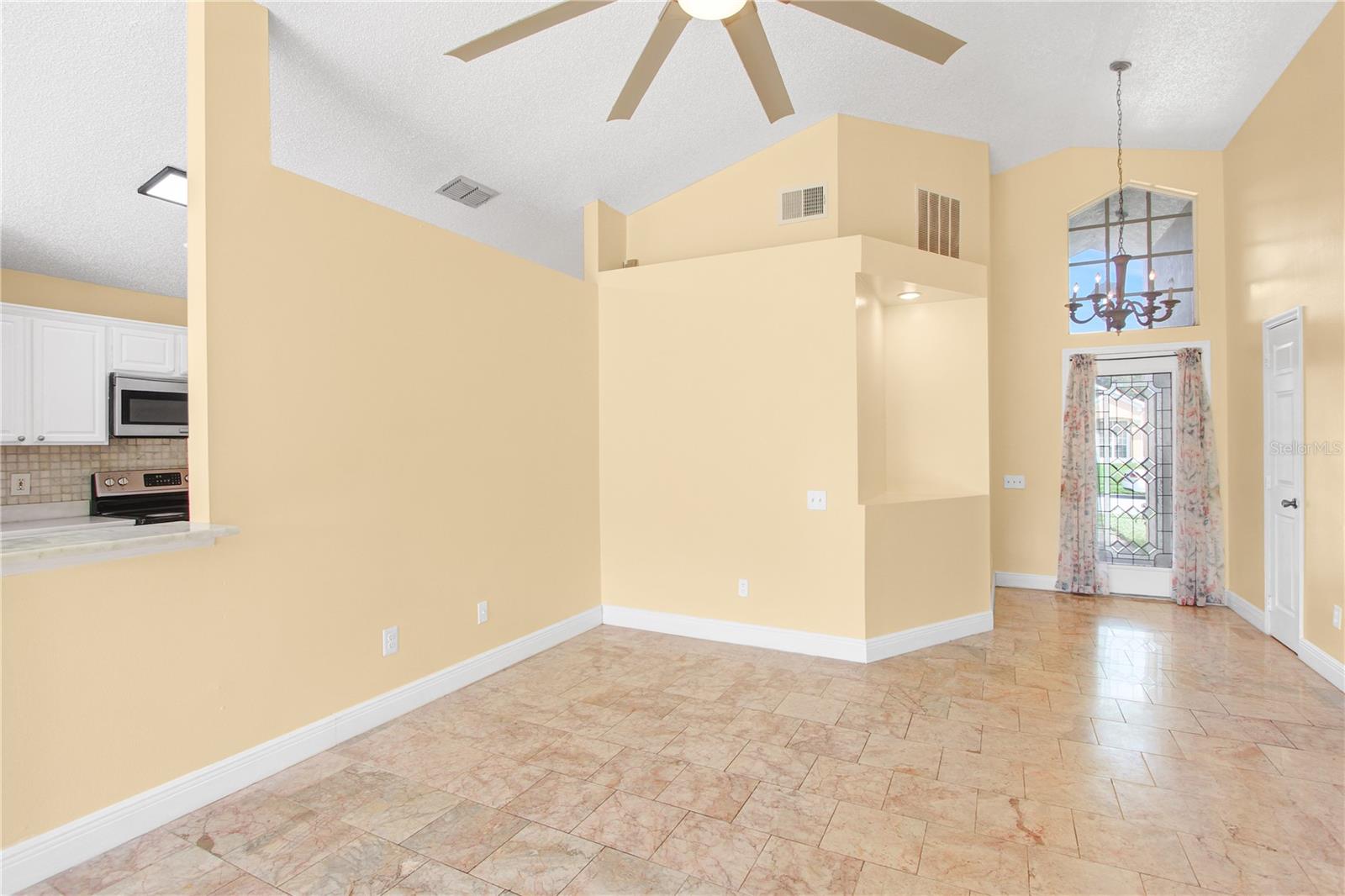 ALTAMONTE LANDING - Residential Lease