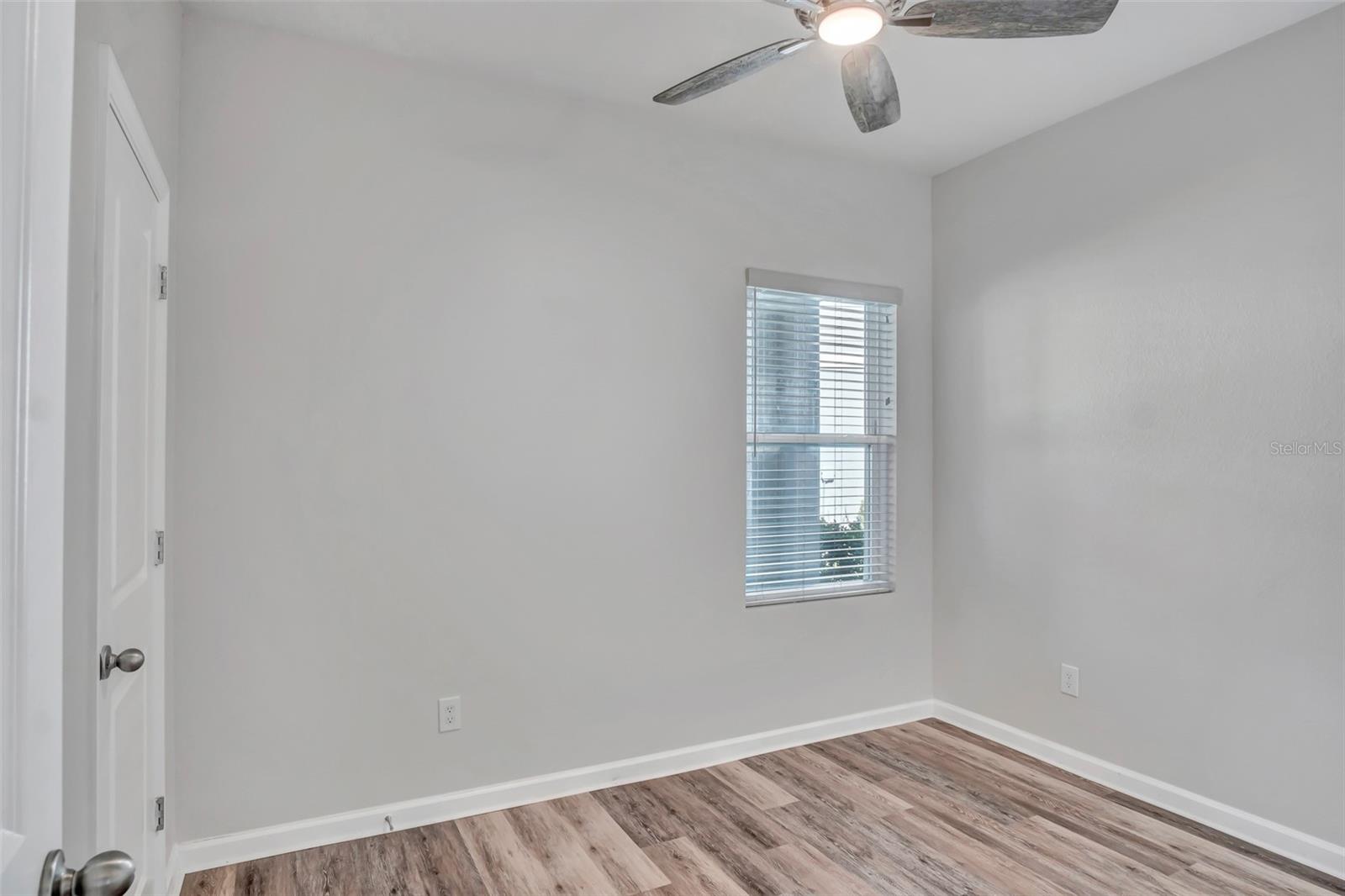 LINCOLN OAKS - Residential