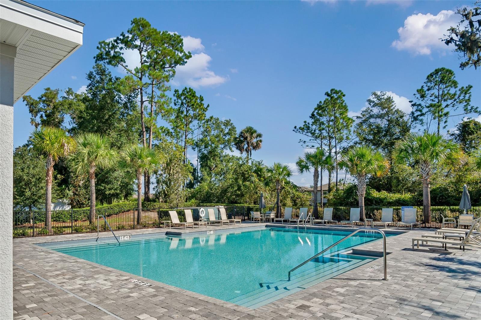 LINCOLN OAKS - Residential