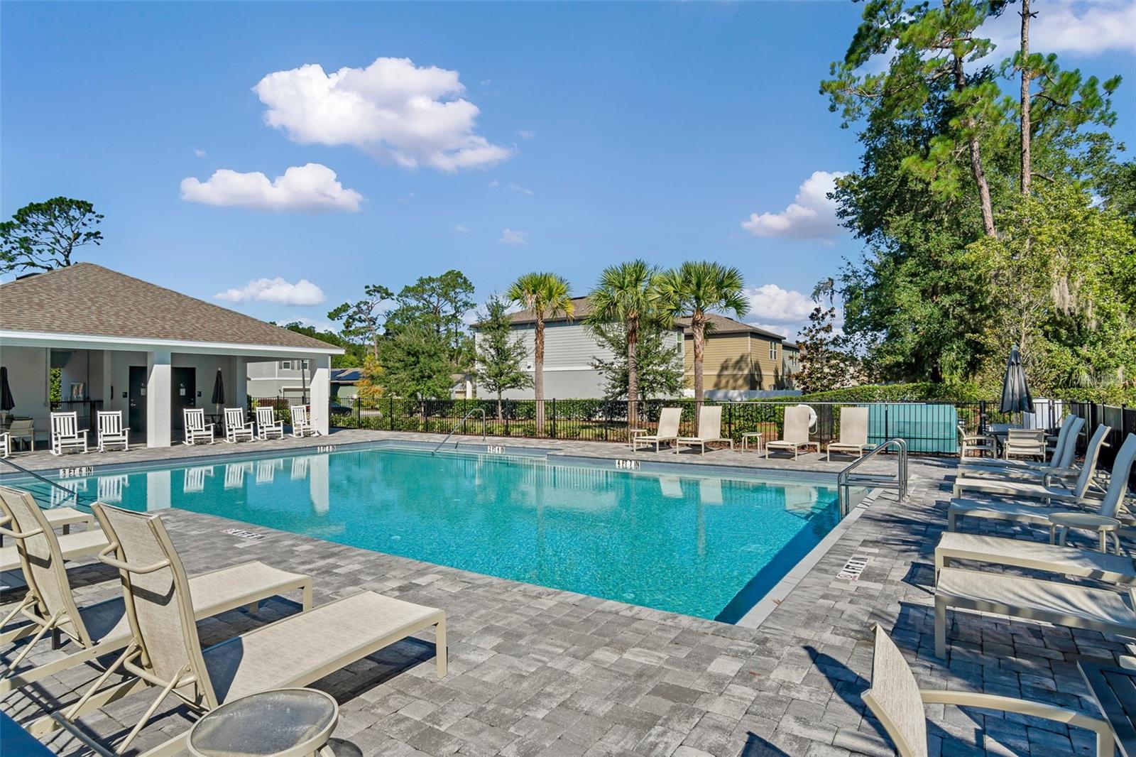 LINCOLN OAKS - Residential