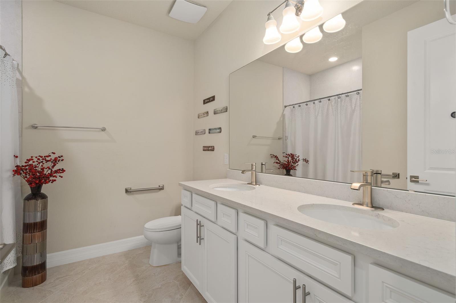 RETREAT AT LAKE BRANTLEY - Residential