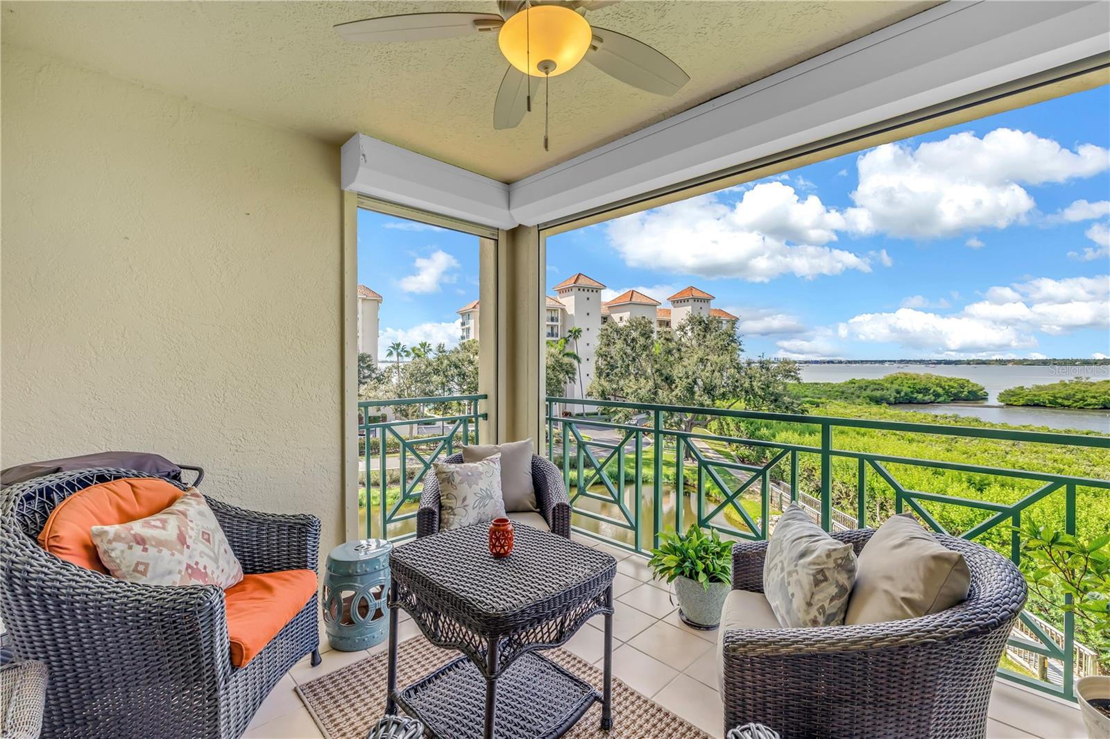 OSPREY POINTE AT DOLPHIN - Residential Lease