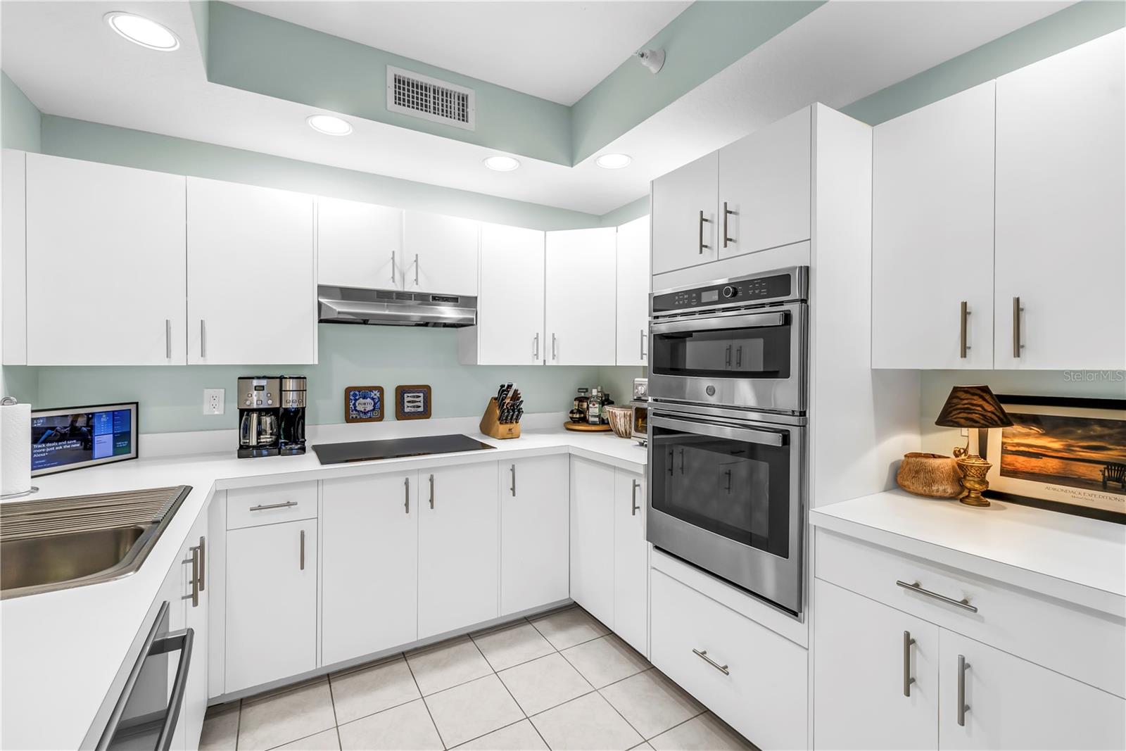 OSPREY POINTE AT DOLPHIN - Residential Lease