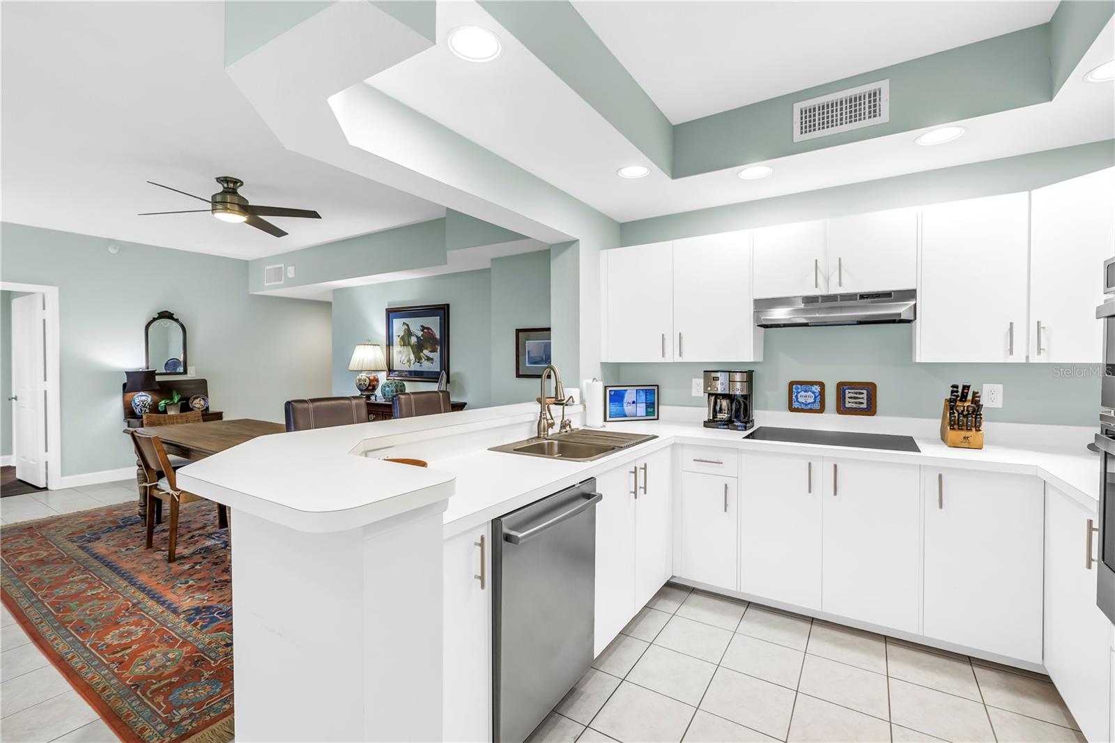 OSPREY POINTE AT DOLPHIN - Residential Lease