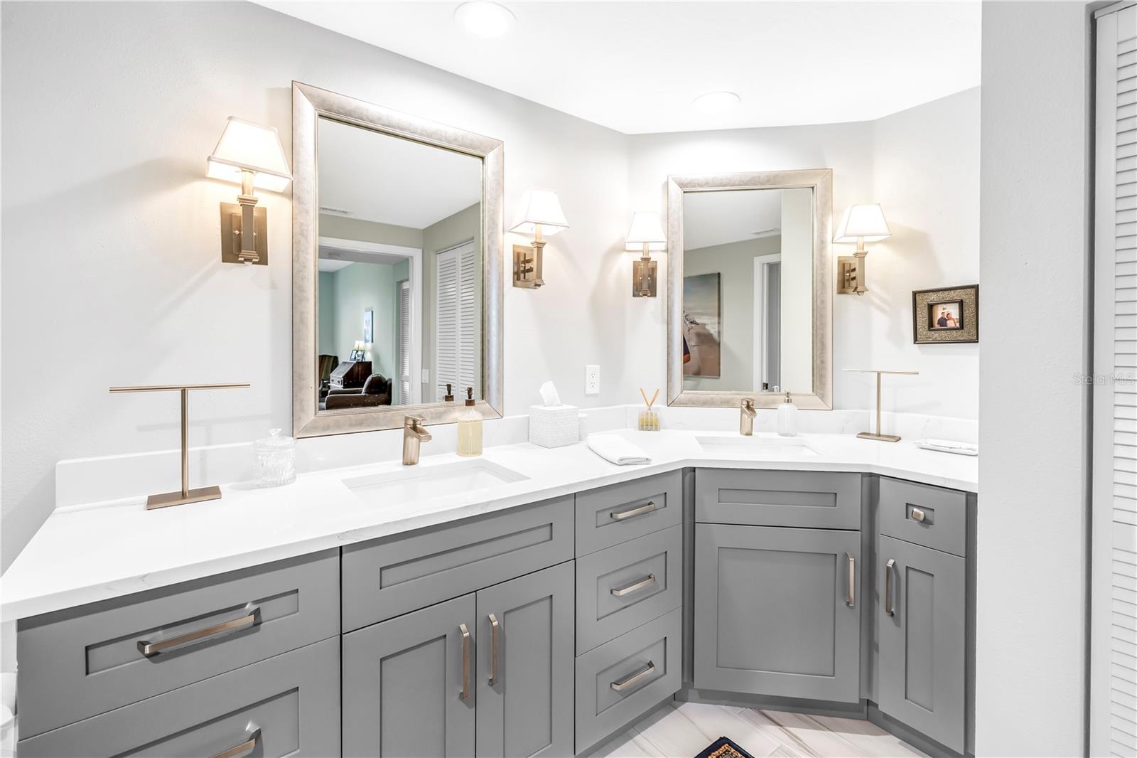 OSPREY POINTE AT DOLPHIN - Residential Lease