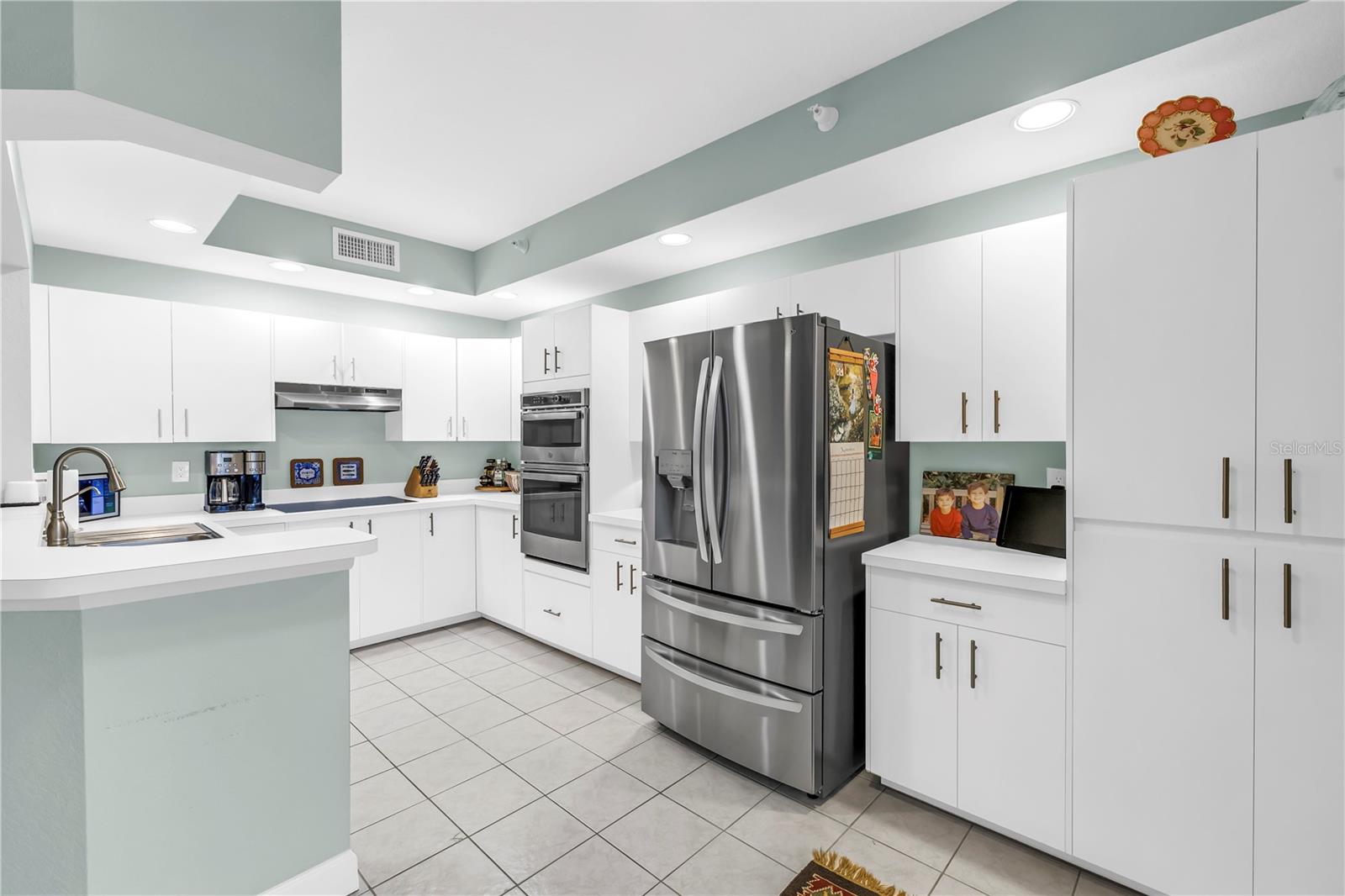 OSPREY POINTE AT DOLPHIN - Residential Lease