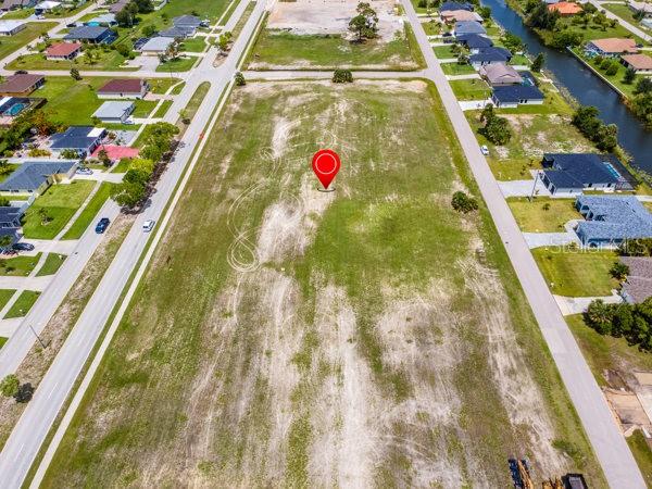 845 TRAFALGAR PARKWAY, CAPE CORAL, FL, 33991/$1,350,000 4 845 TRAFALGAR PARKWAY