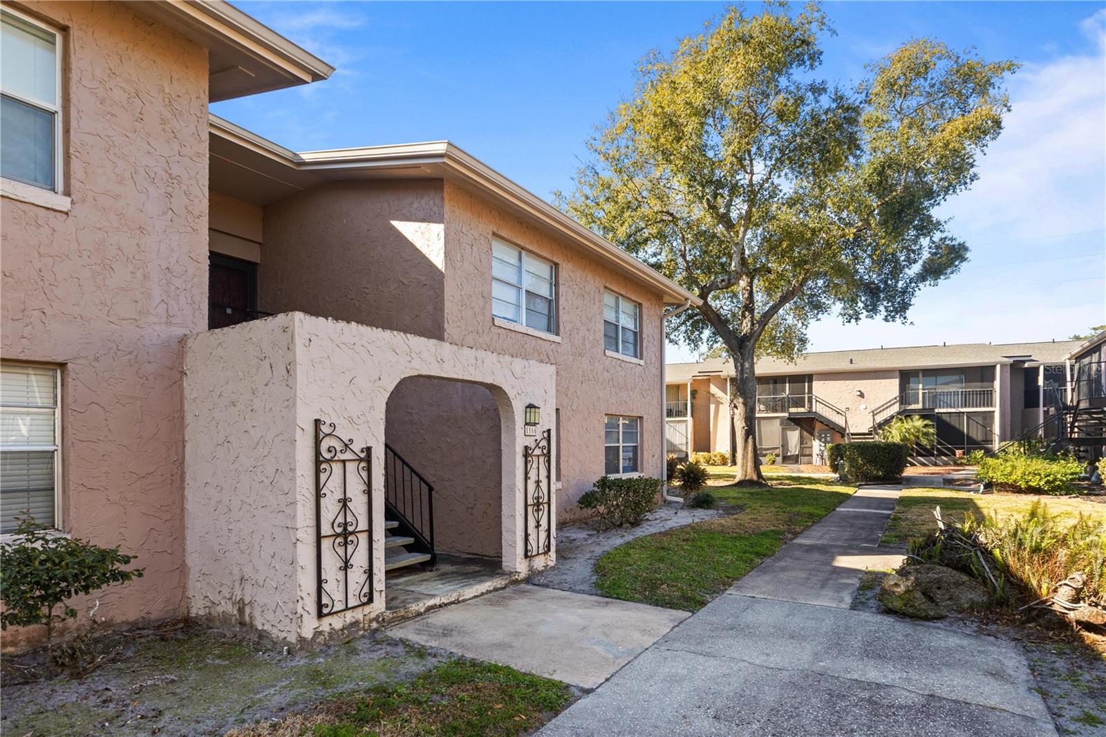 1166 PASEO DE LAS FLORES A