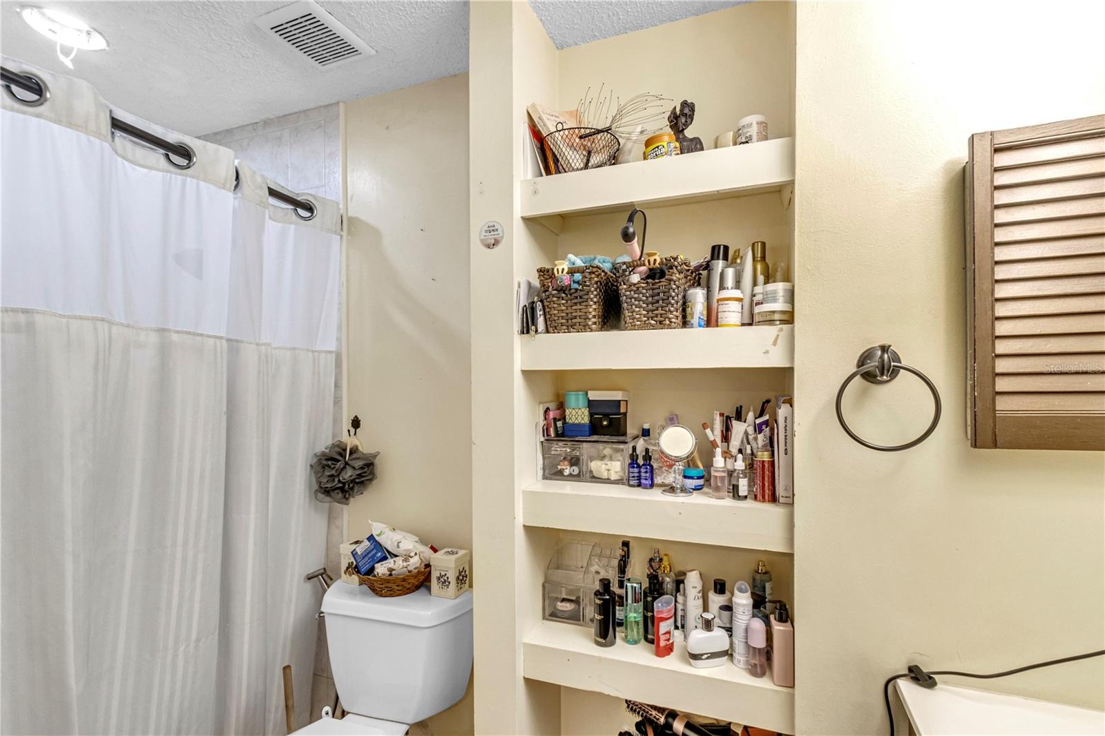 VALENCIA HILLS UNIT 1 - Residential