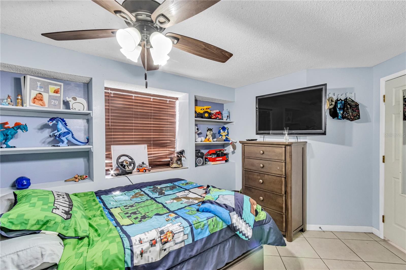 VALENCIA HILLS UNIT 1 - Residential