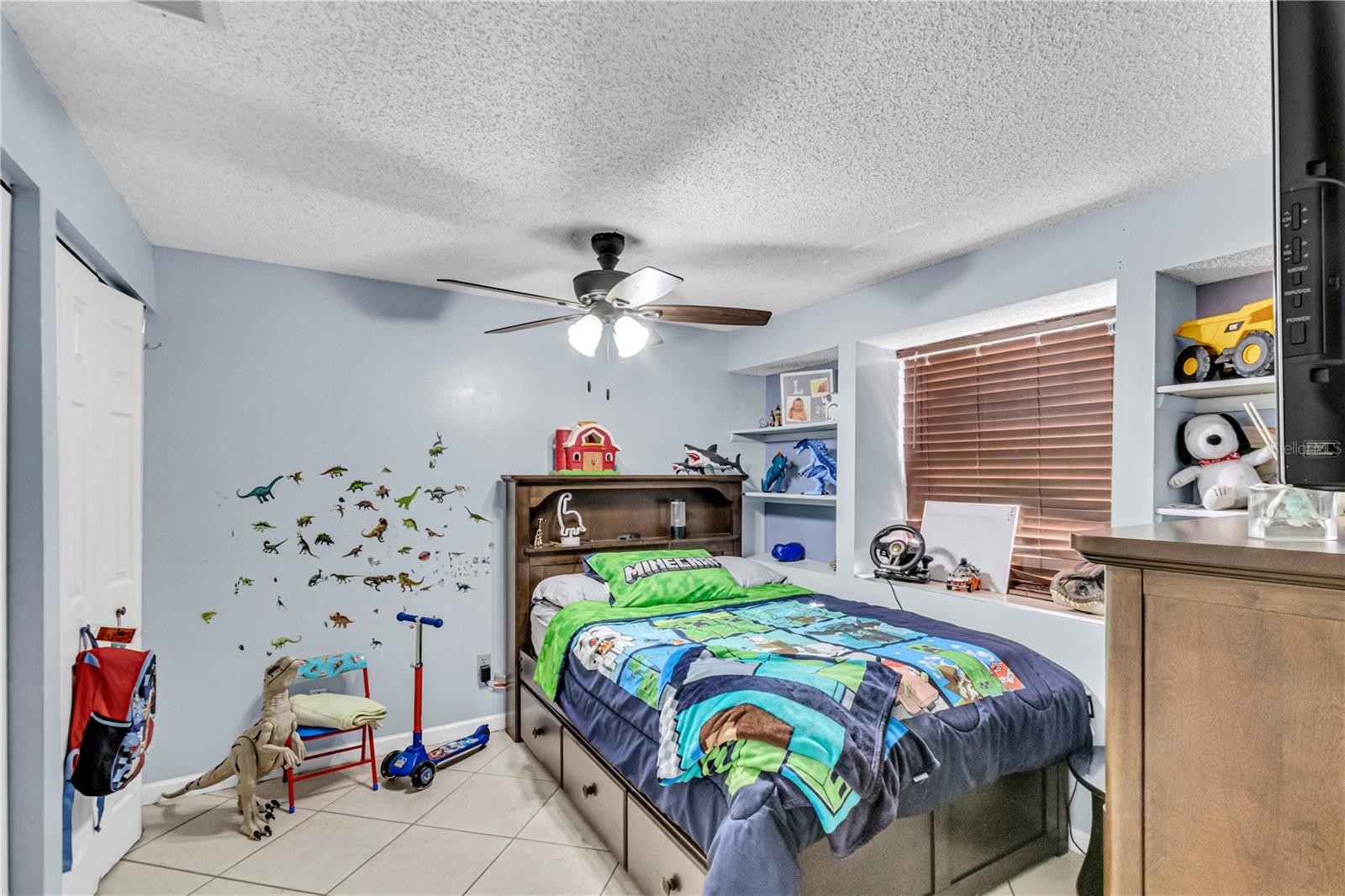 VALENCIA HILLS UNIT 1 - Residential