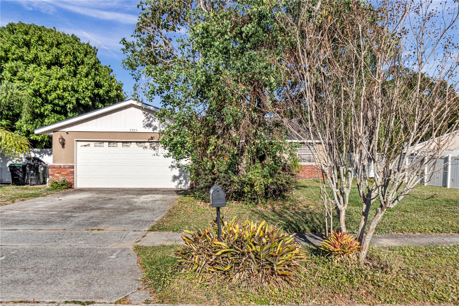 VALENCIA HILLS UNIT 1 - Residential