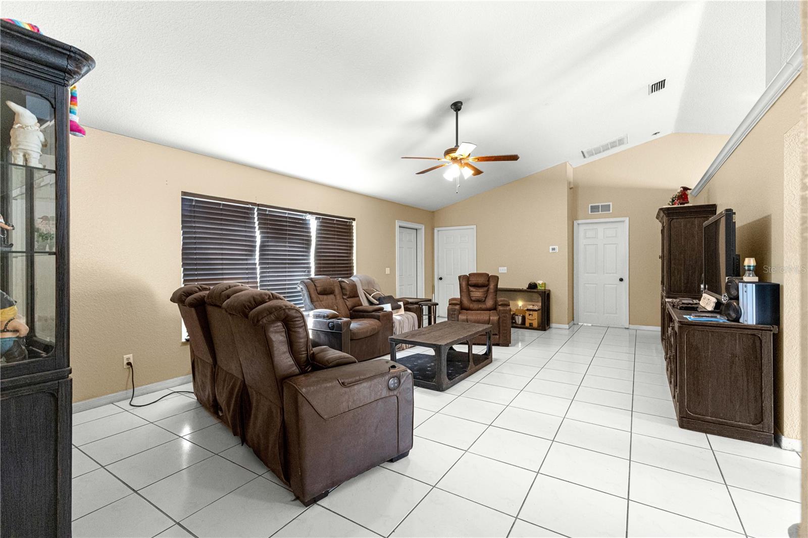 MARION OAKS - Residential