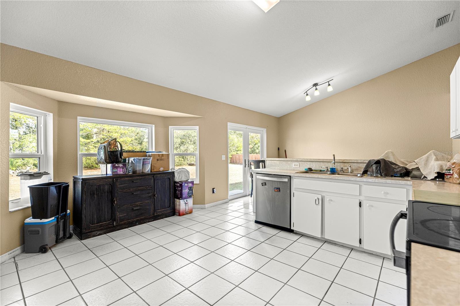 MARION OAKS - Residential