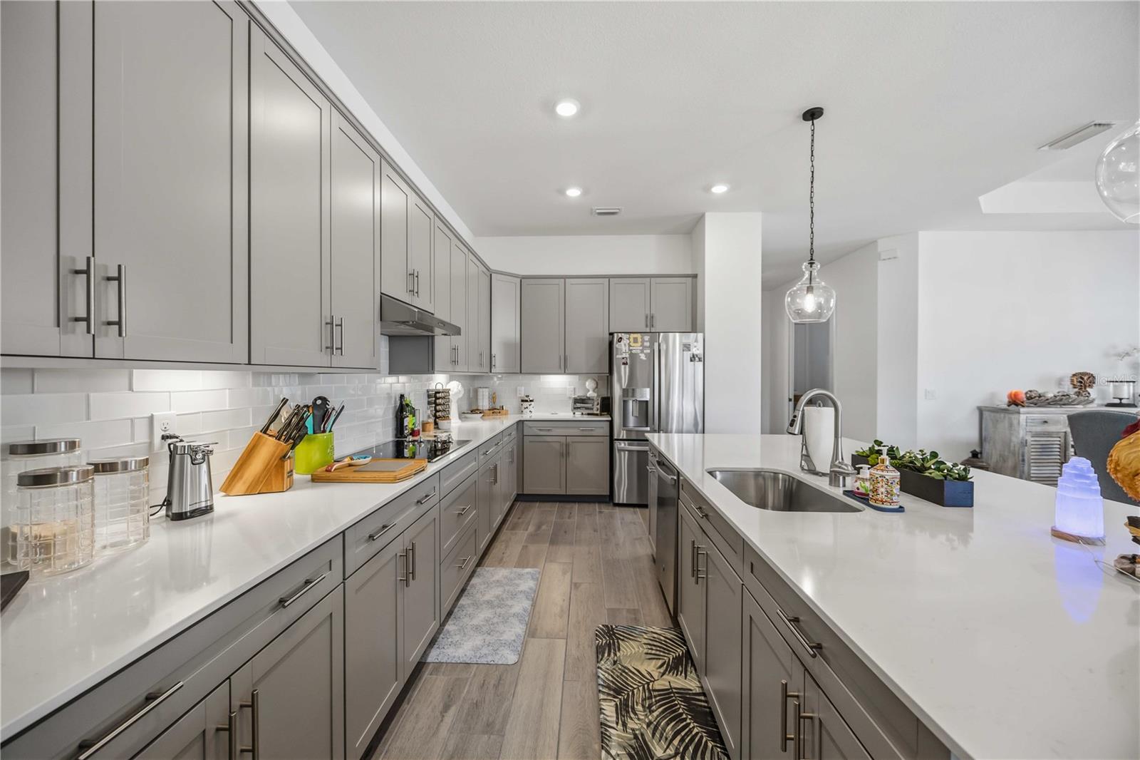 WELLEN PARK GOLF & COUNTRY CLUB - Residential