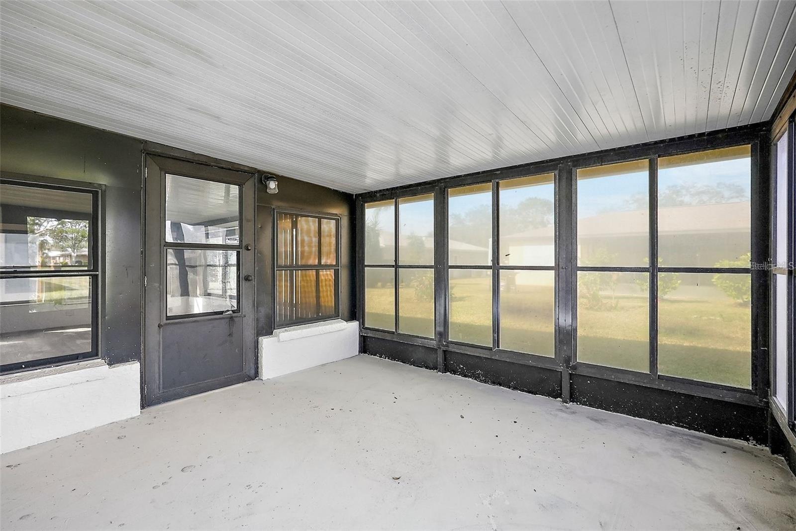 LAKES UNIT II PH I SEC II THE - Residential