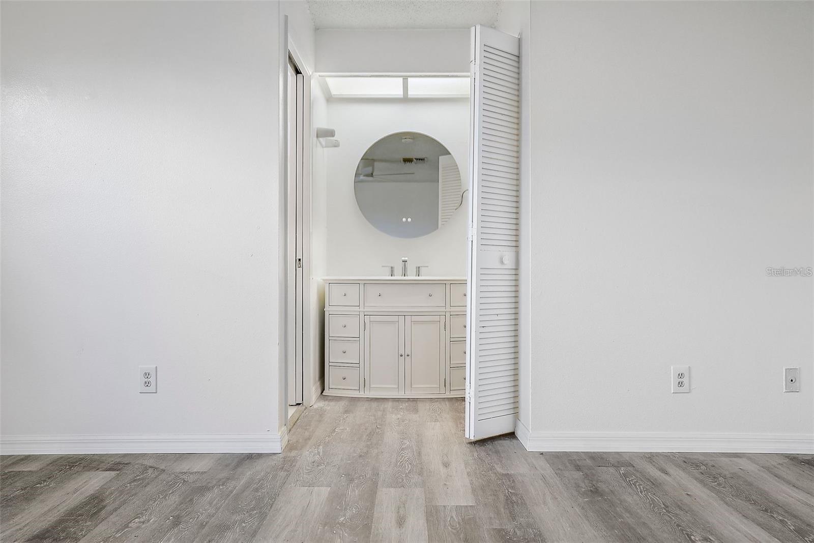 LAKES UNIT II PH I SEC II THE - Residential