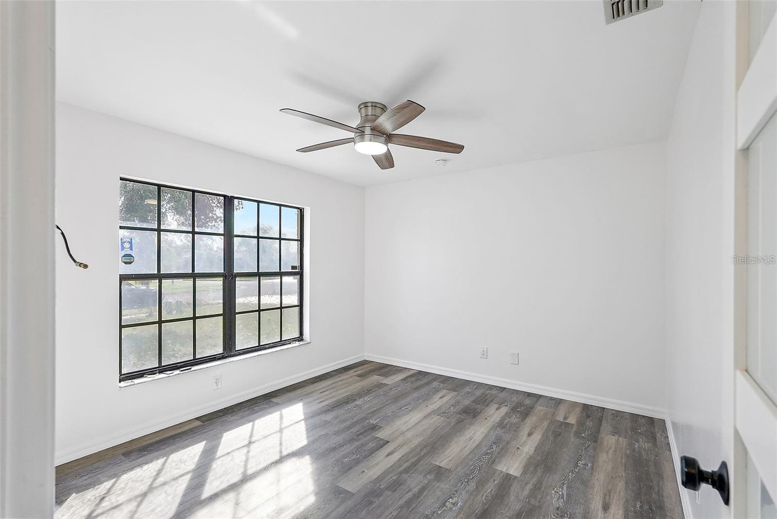 LAKES UNIT II PH I SEC II THE - Residential