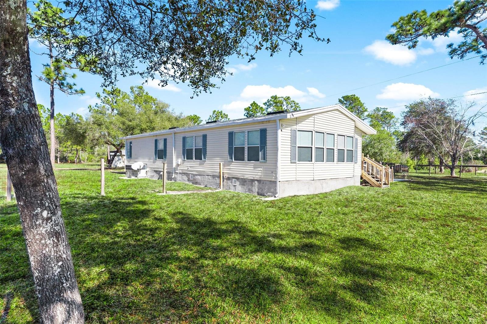 5720 - DEER RUN ESTS - Residential