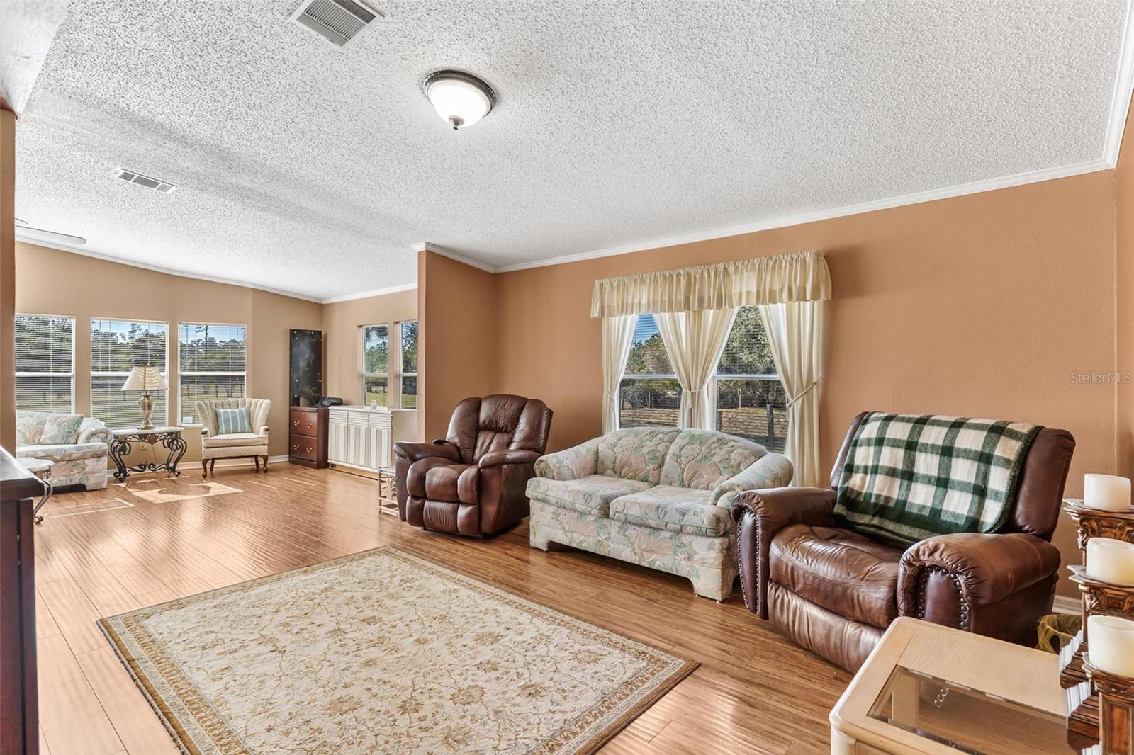 5720 - DEER RUN ESTS - Residential