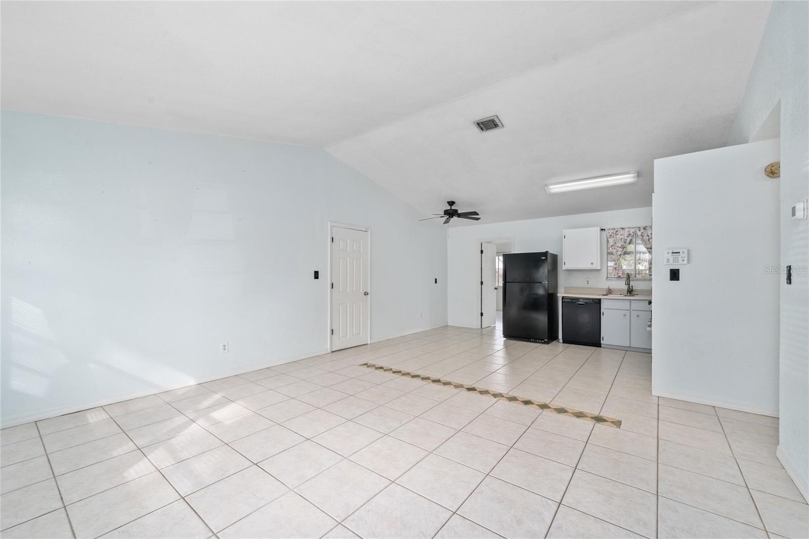 SUMMERSET - Residential Lease