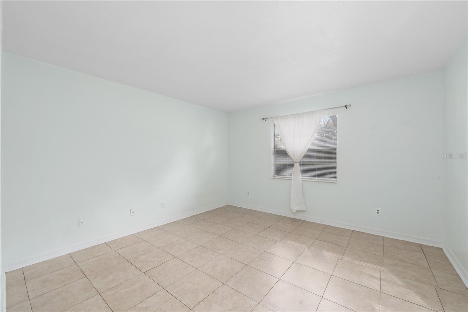 SUMMERSET - Residential Lease