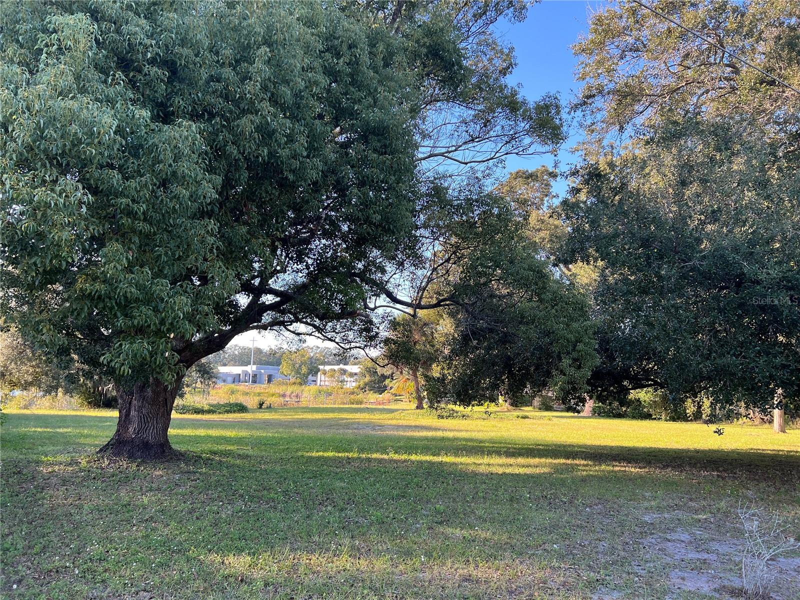 7528 MEADOWGLEN DRIVE