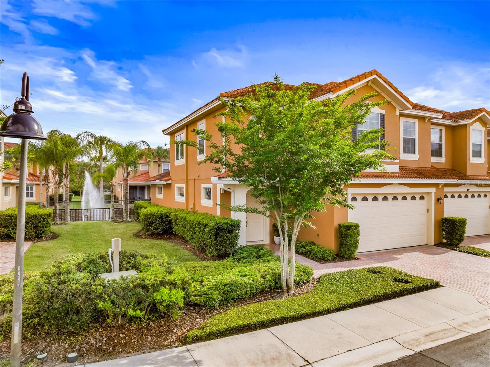 2011 MICHAEL TIAGO CIRCLE