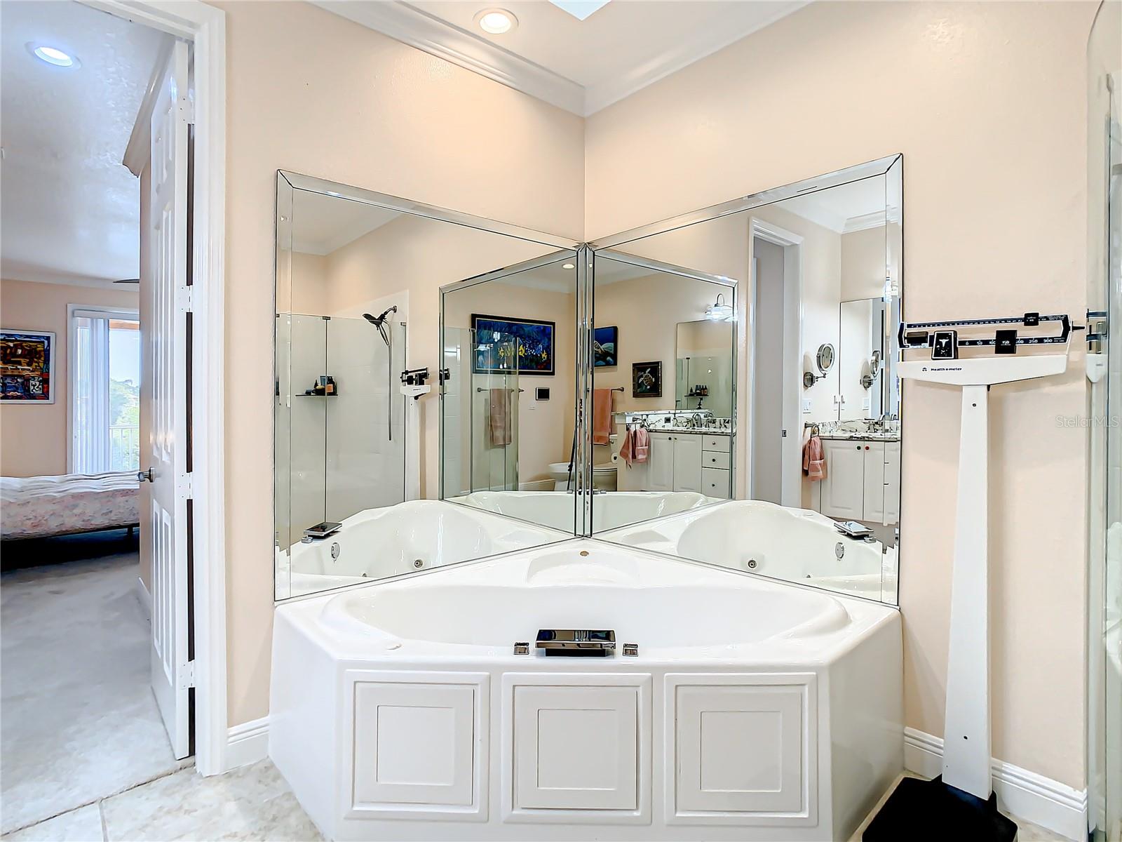 CALIENTE - Residential