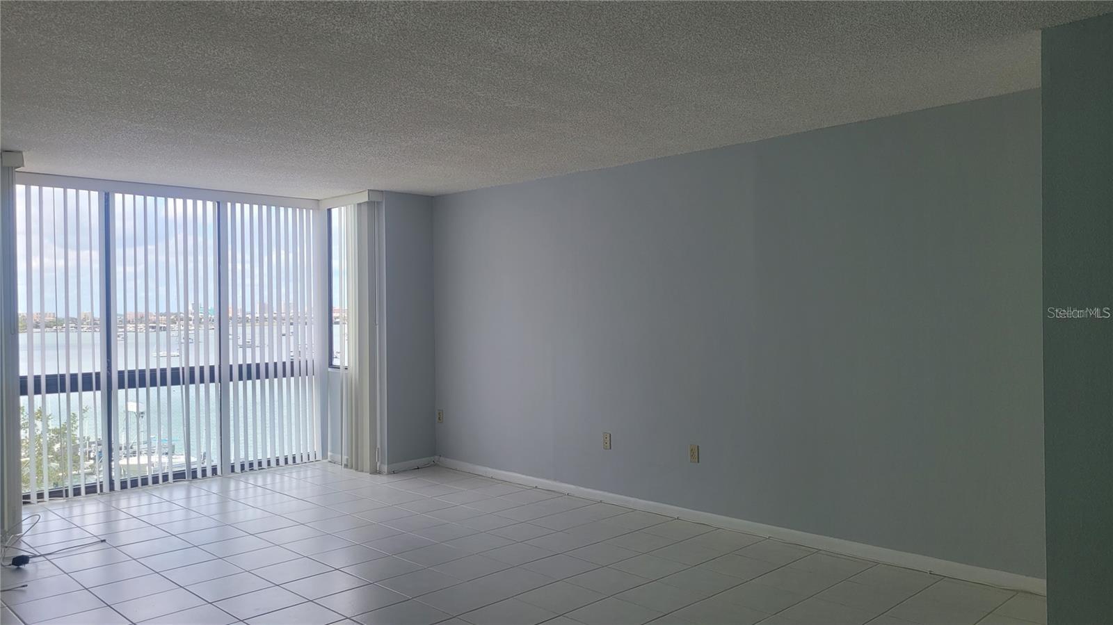 DIAMOND ISLE CONDO - Residential Lease