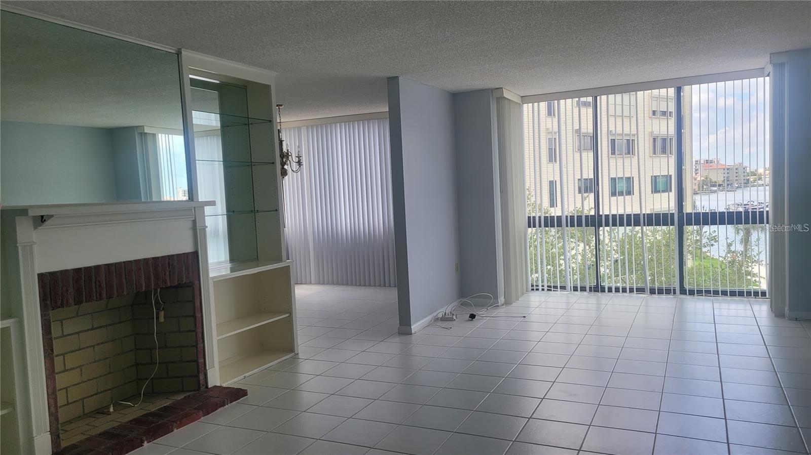 DIAMOND ISLE CONDO - Residential Lease