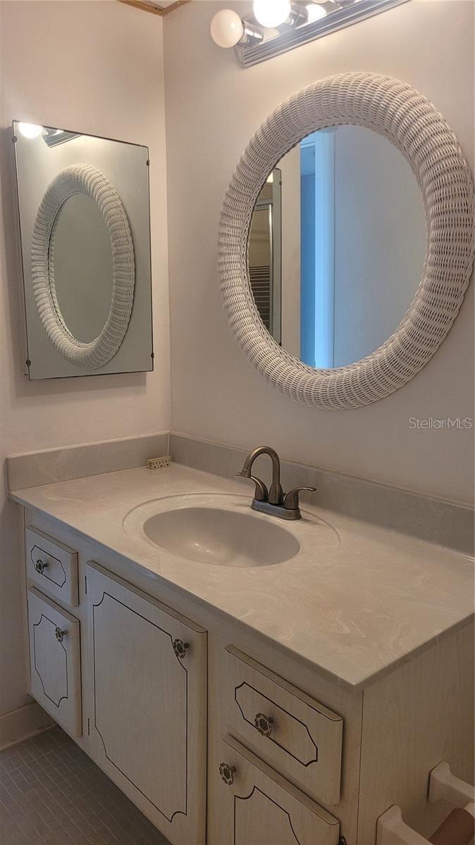 DIAMOND ISLE CONDO - Residential Lease