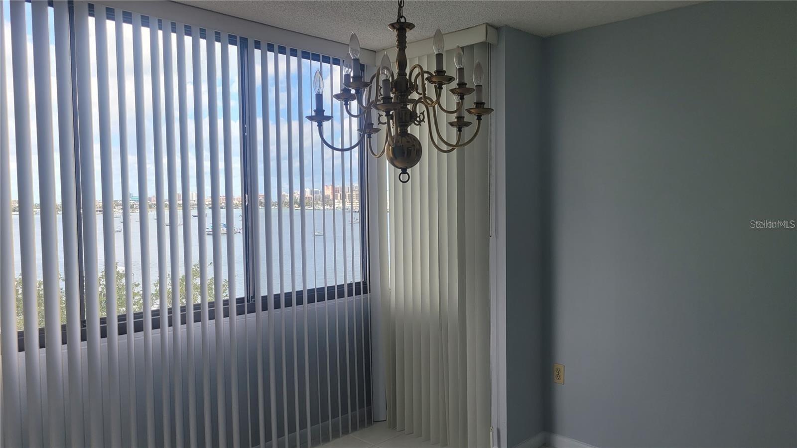 DIAMOND ISLE CONDO - Residential Lease