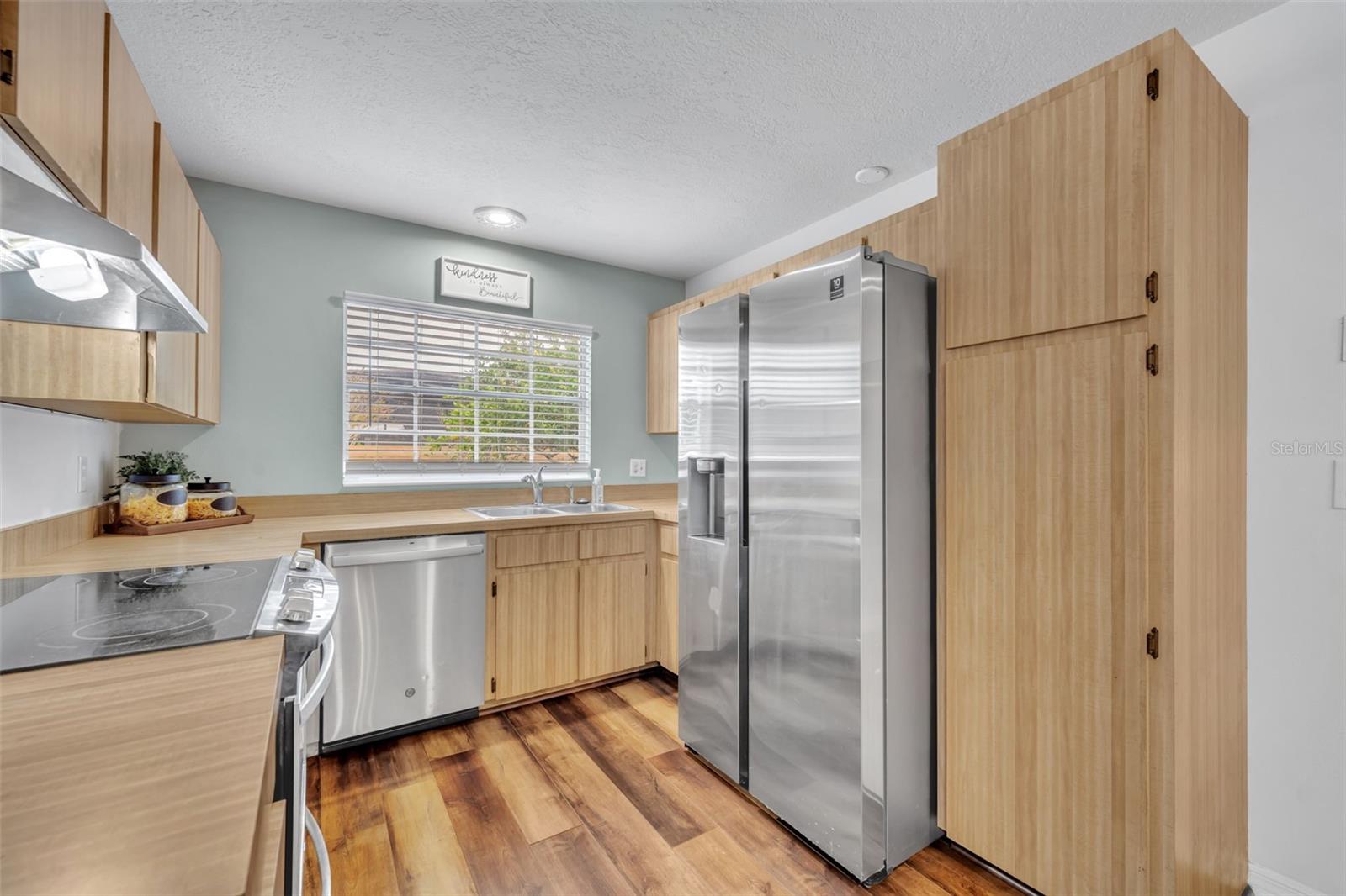 COUNTRY LANE - Residential