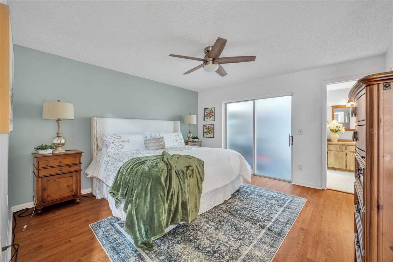 COUNTRY LANE - Residential