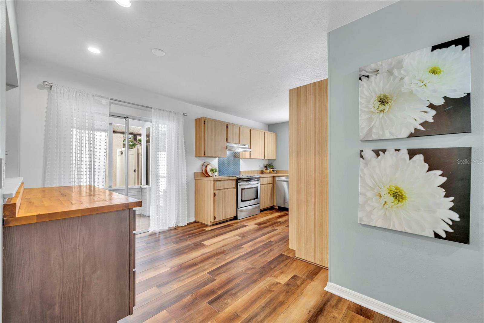 COUNTRY LANE - Residential