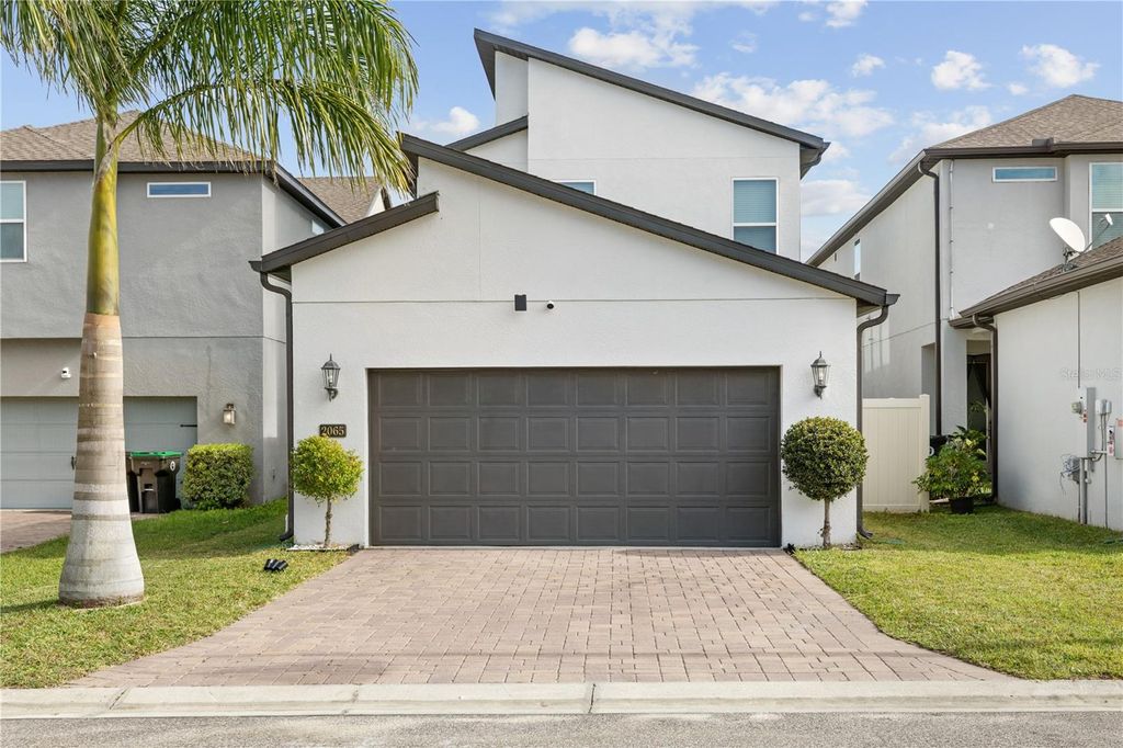 Photo of 2065 White Feather Loop, Oakland, FL 34787 (MLS # O6370205)