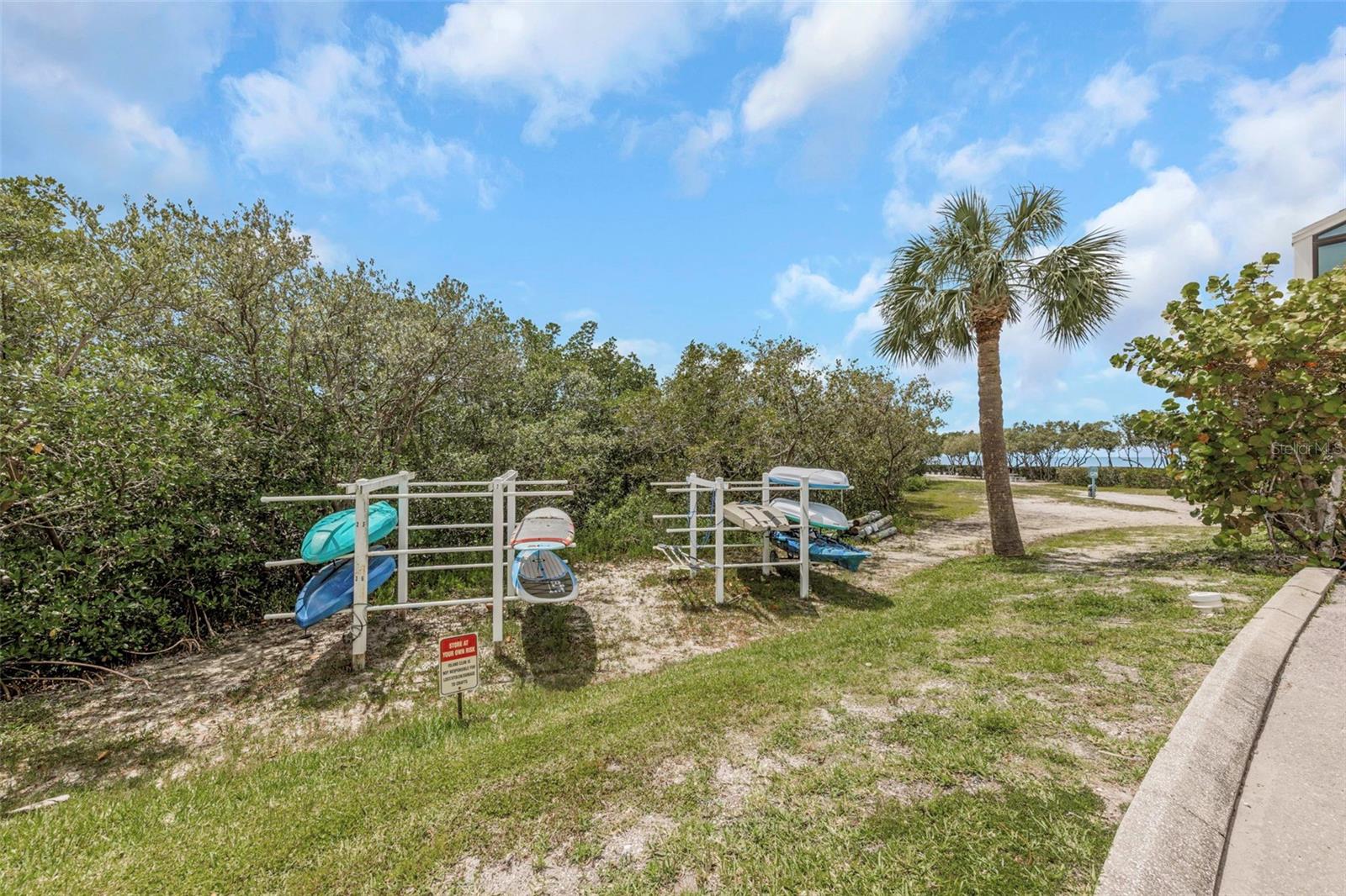 ISLAND CLUB OF TARPON - Residential