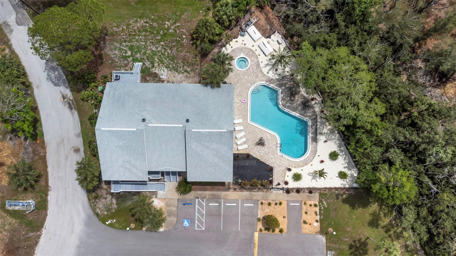 ISLAND CLUB OF TARPON - Residential